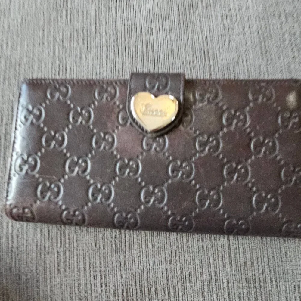 Gucci Guccissima Heart Continental Wallet Dark Brown 100 % Authentic